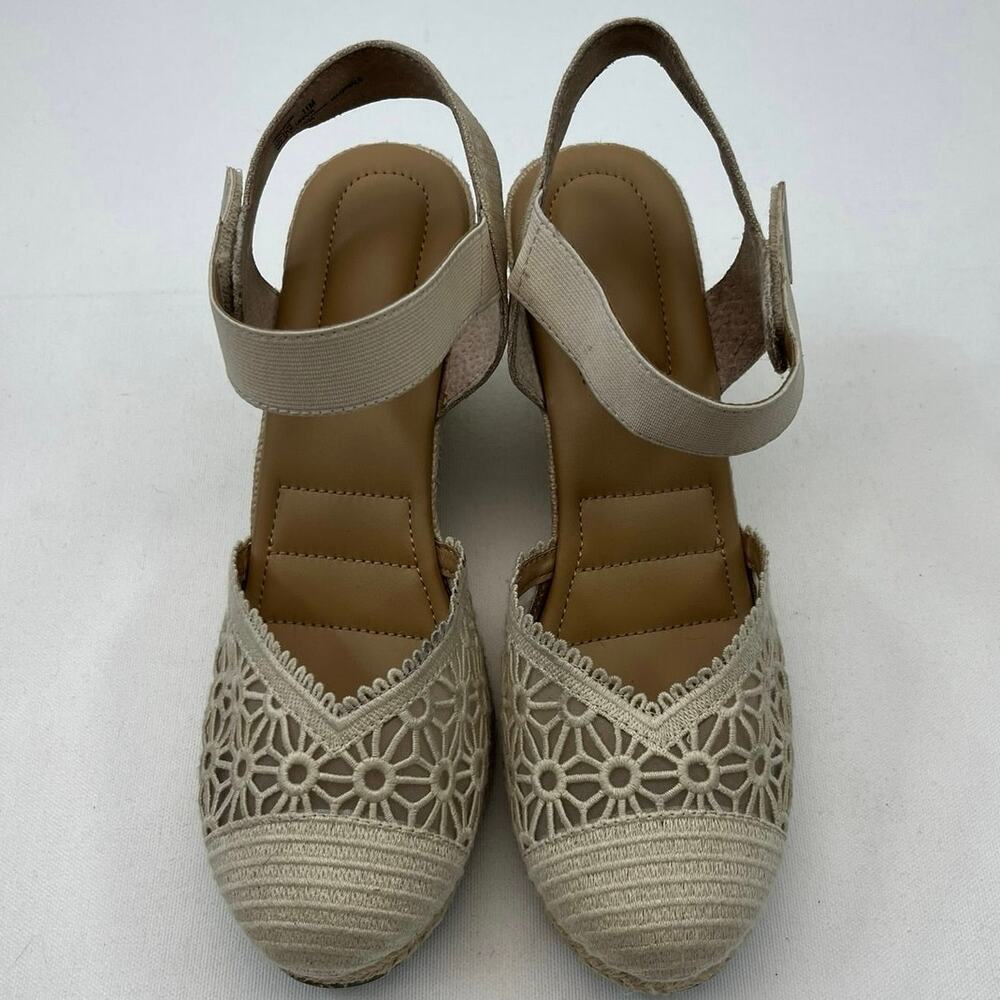 Kelly and Katie Baylor Espadrilles Eyelet Lace Wedges Womens Size 11 Cottagecore